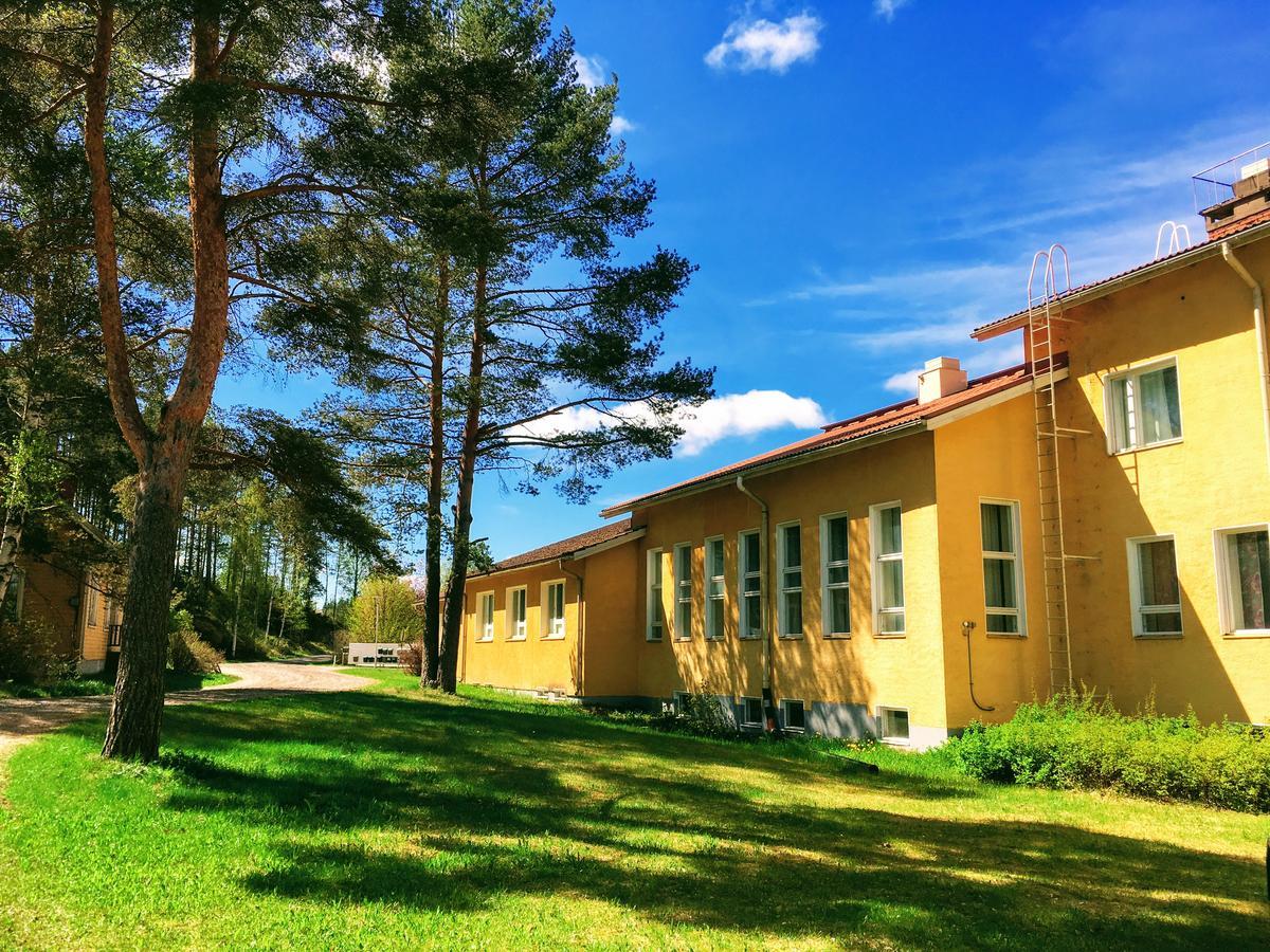 Hostel Vanha Koulu Monola Eksteriør bilde